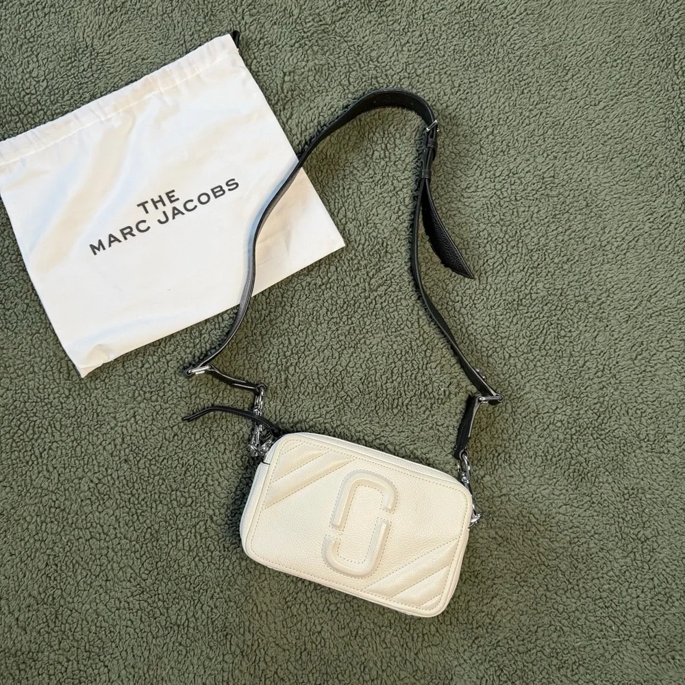 Marc Jacobs Ivory Crossbody Bag - Picture 1 of 12